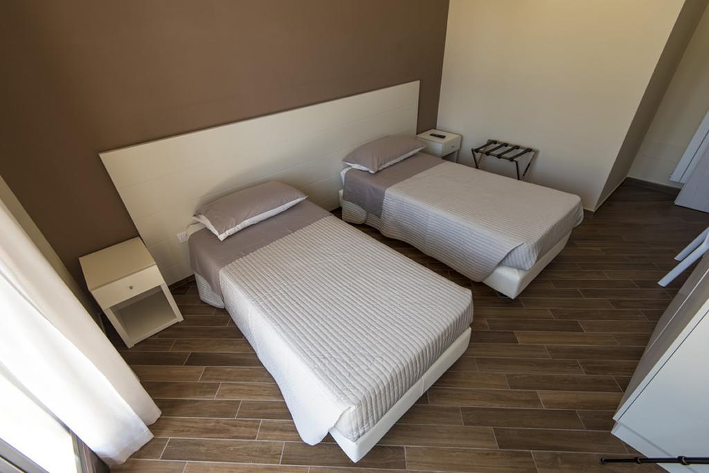 Hotel Golden House Mesagne Pokoj fotografie