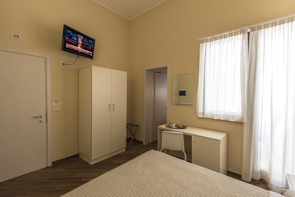 Hotel Golden House Mesagne Pokoj fotografie
