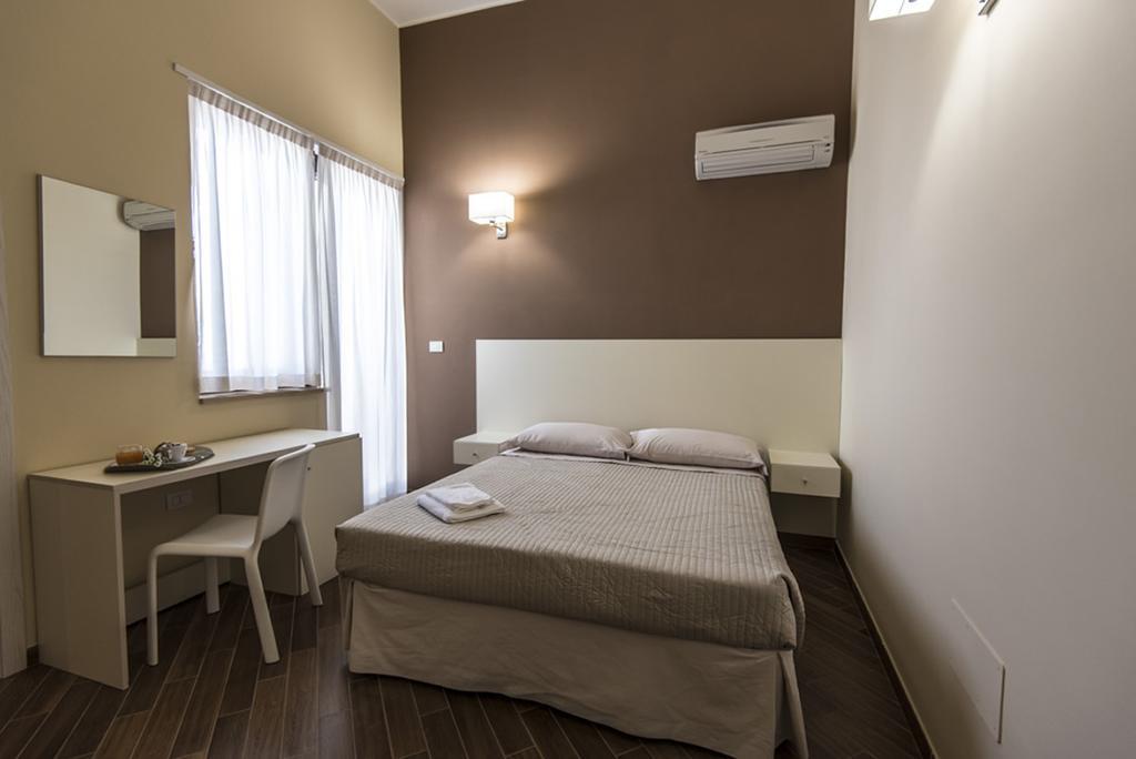 Hotel Golden House Mesagne Pokoj fotografie